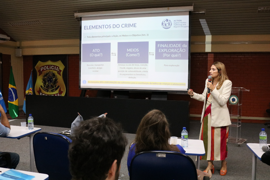 Palestrante do Congresso realizando apresentação.