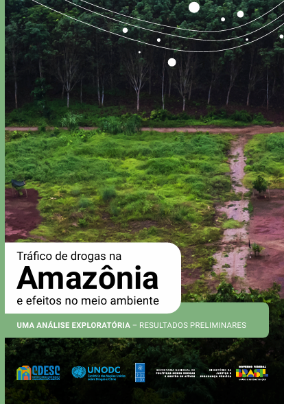 Capa do boletim, com imagem de fundo mostrando a floresta e título "Tráfico de drogas na Amazônia e efeitos no meio ambiente"