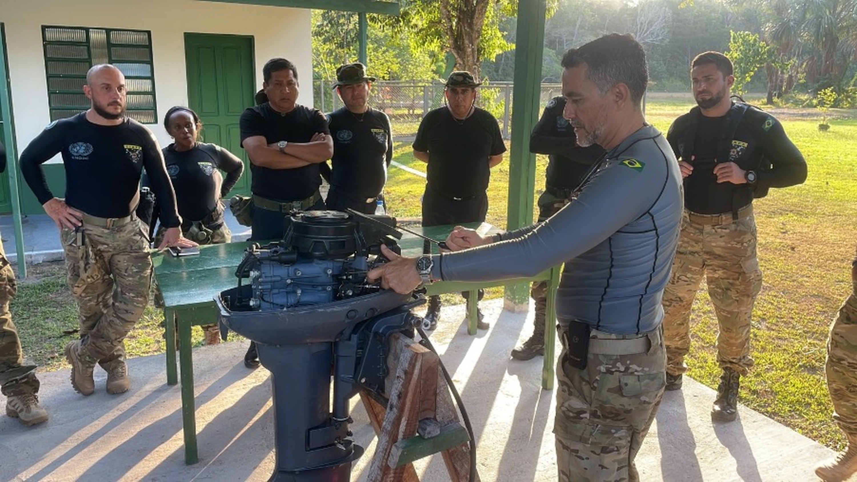 Treinamento de oficiais no Centro de Integração e Aperfeiçoamento em Polícia Ambiental (CIAPA) da Polícia Federal, em Manaus (AM).