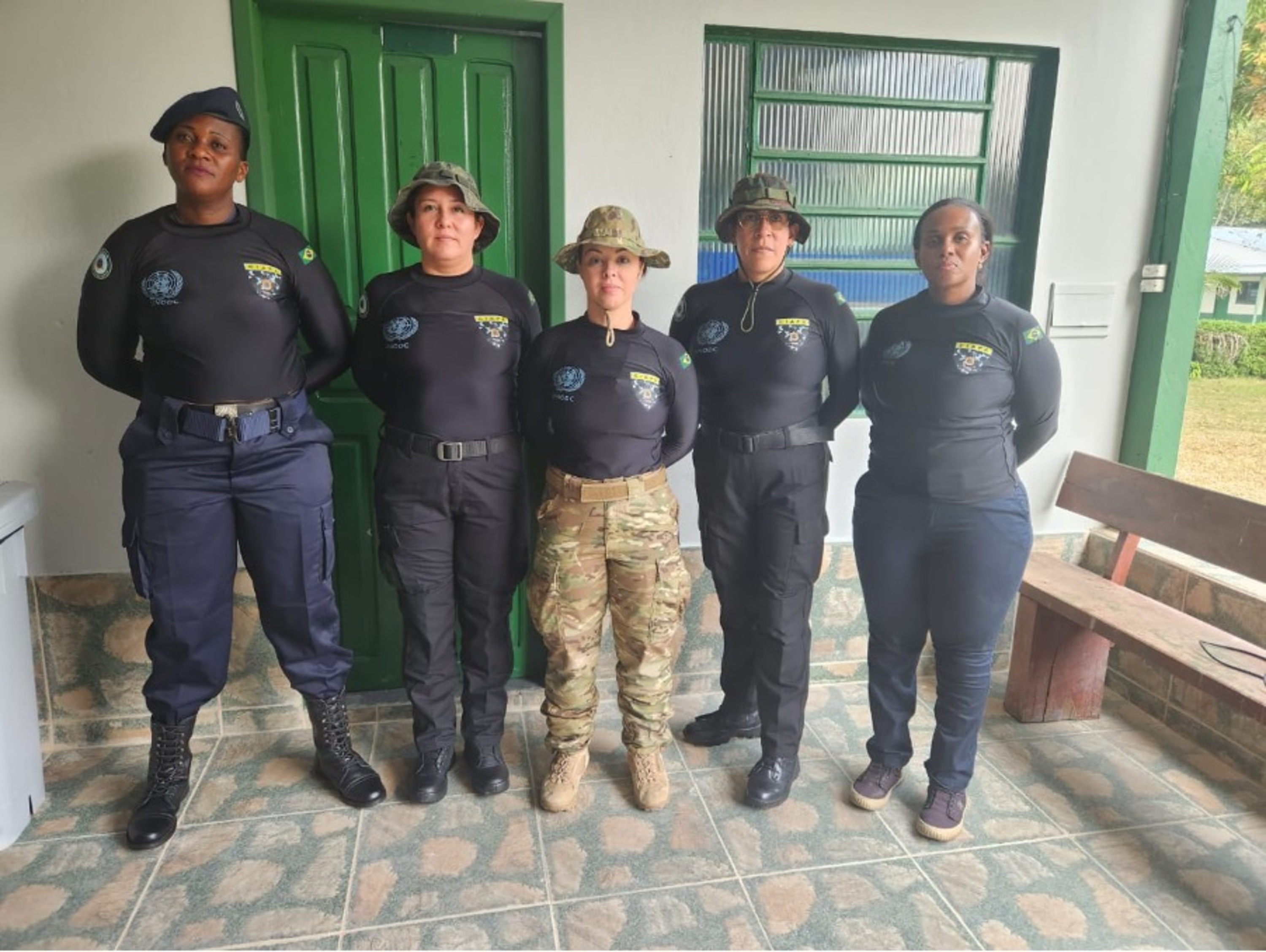 Oficiais brasileiras e moçambicanas integrantes do treinamento