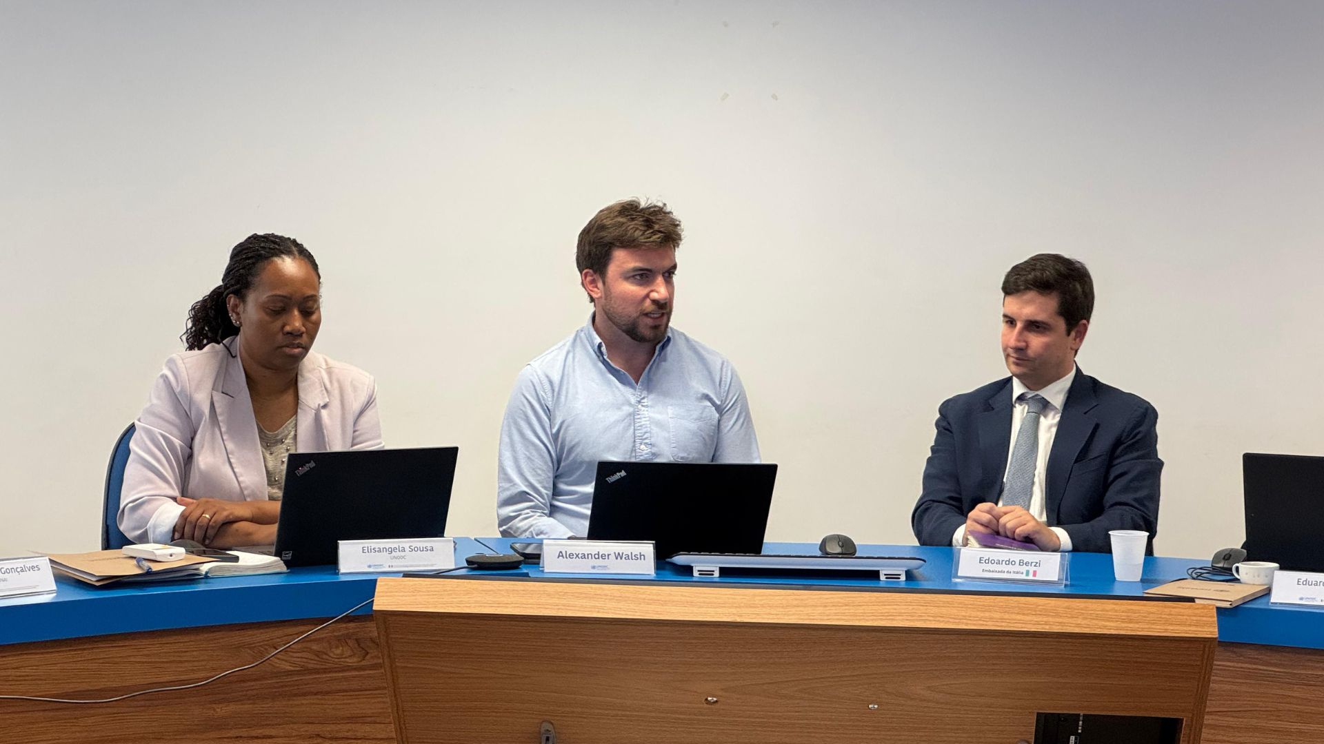 Representantes do UNODC e da Embaixada da Itália lideram a abertura da reunião do GT