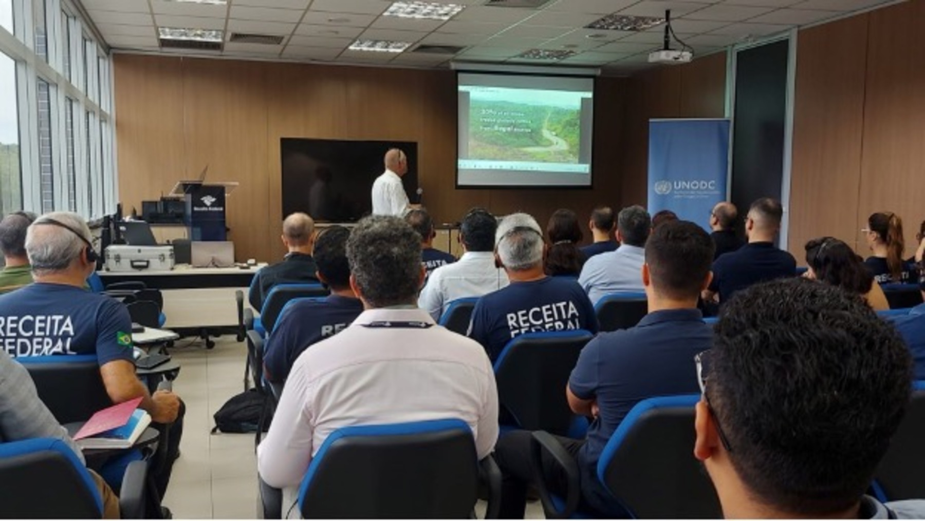 Participantes do treinamento para enfrentamento do tráfico ilegal de madeira